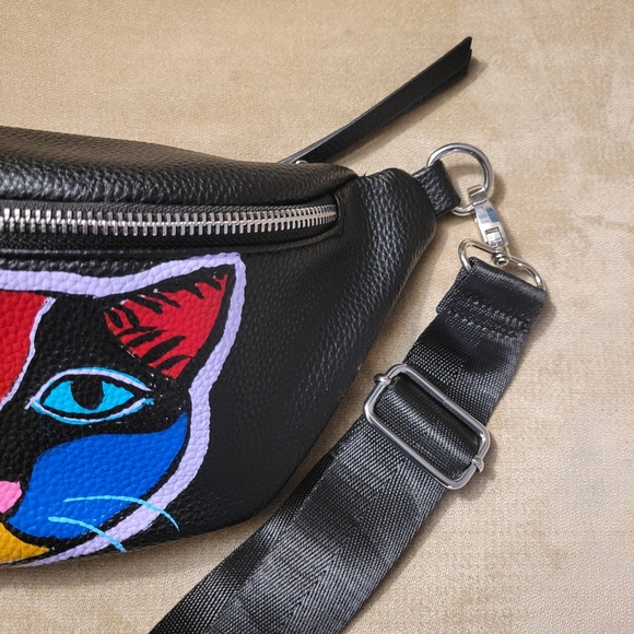 Hand painted Fanny Pack - Picture 10 of 12